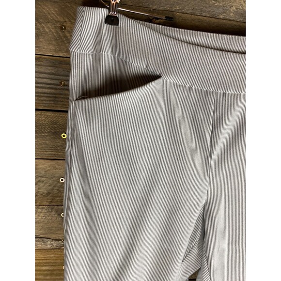 Jessica Riley Plus Sz 1X  Gray Pin Stripe Stretch Capri Pants Decorated Cuffs - Picture 2 of 10